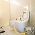 Lord's Center Apartment *