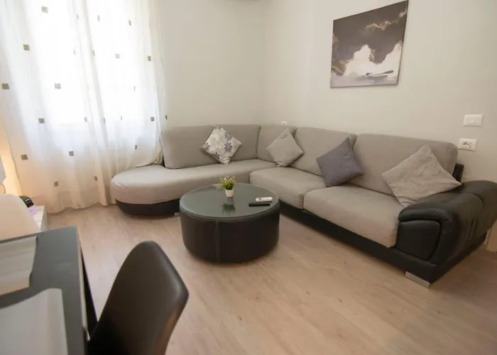 Lord's Center Apartman Tirana